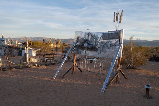 Noah-Purifoy-Outdoor-Desert-Art-Museum-of-Assemblage-Sculpture_39.jpg